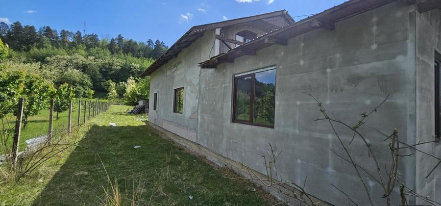 Casa de vanzare si fabrica de paine, zona Darmanesti! - 3