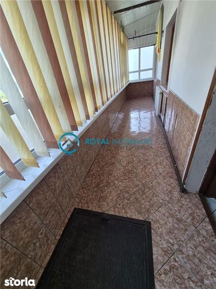 Royal Imobiliare - Vanzare apartament 3 camere zona Malu Rosu - 10