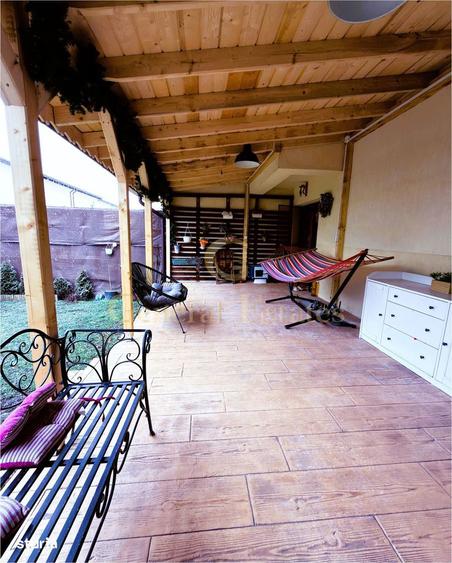 Casa tip triplex de vanzare in Sanpetru - 9