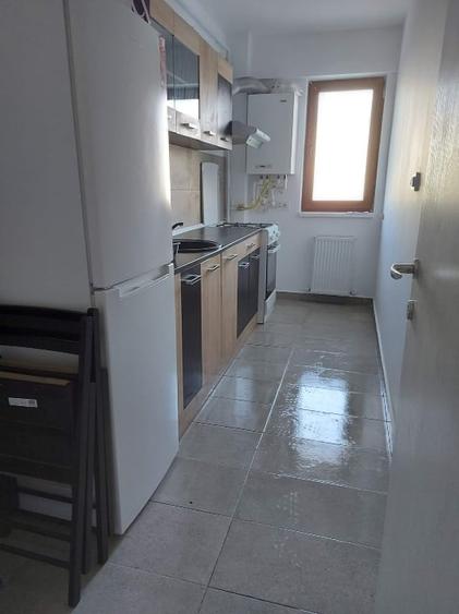 închiriez apartament cu o camera - 3