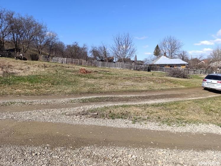 Teren intravilan Botesti- Girov - 3