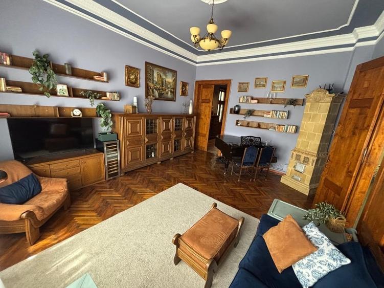 Apartament cu 3 camere nedecomandat în Central