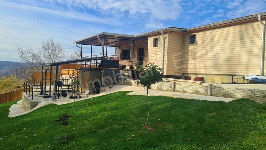 Casa de vanzare in Curtea de Arge?, priveli?te deosebita. - 19