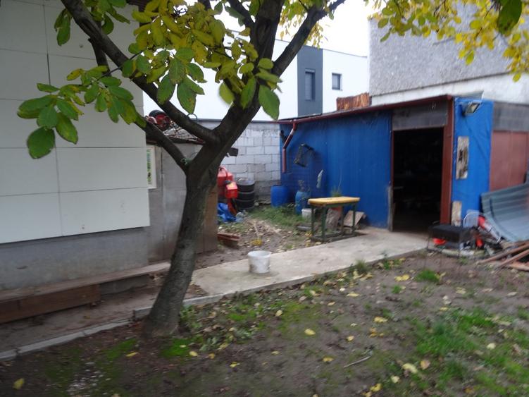 Casa  si teren 659 metri deschidere 44 metri  - 13