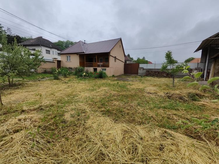 Casa renovata si utilata in Augustin, 1100mp teren, la 45km de Brasov - 2