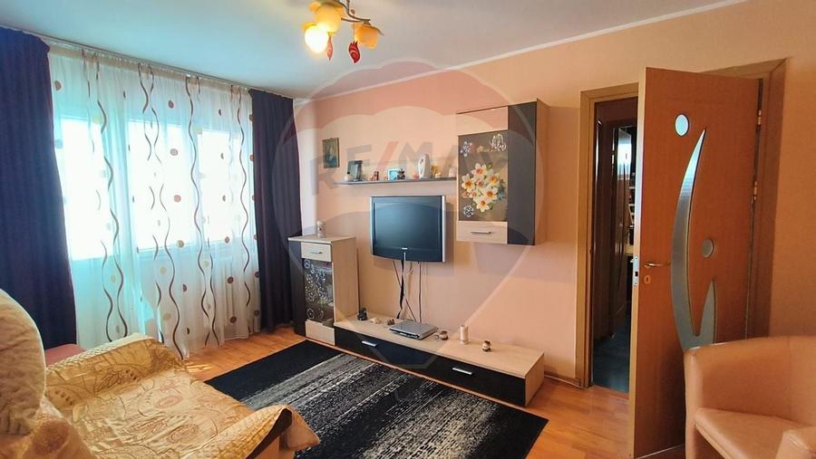 Apartament cu 2 camere de vanzare in zona Micro 39 - 2