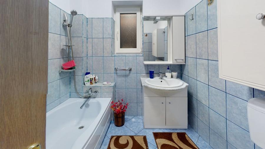 Vanzare Voluntari  Vila P+E/M(8camere) - Case batranesti   Voluntari / Pipera - 8