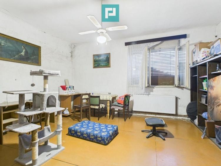 Casă cu 8 camere de renovat &icirc;n P&acirc;rneava - 4