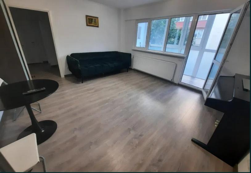 Tineretului Parc metrou ,bl.1978 4/10, decomandat,Amenajat,centrala,loc parcare, - 1