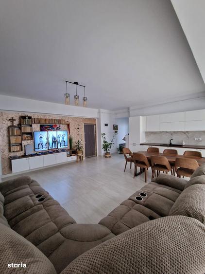 Se ofera spre vanzare apartament spatios cu 3 camere, loc de parcare - 14