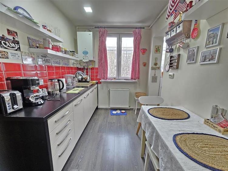 Apartament cu 2 camere zona Semicentrala etaj 3 - 6