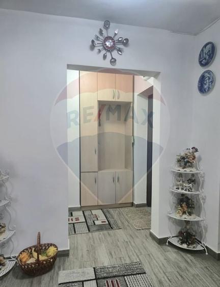 Apartament cu 2 camere de vânzare - 2