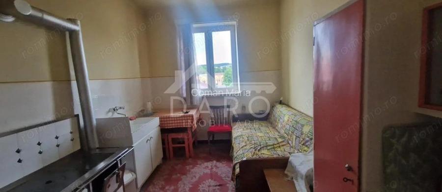 Va^nd apartament cu o camera in zona semicentrala a orasului Va^nd apartament cu o camera in zona semicentrala a orasului