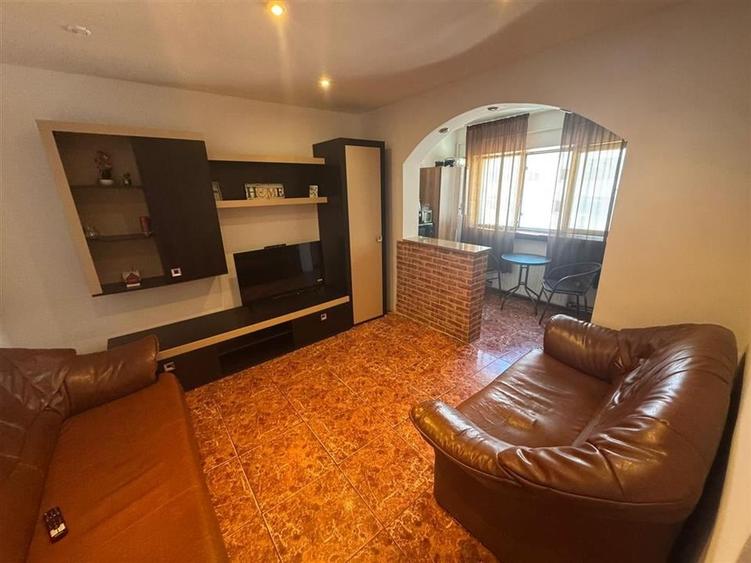 Apartament 2 cam, 53 mp utili, et 4/4, zona Ceasul Rau-Primarie - 1