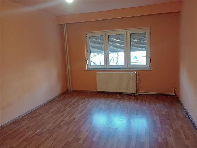 PARTER cu extindere ap 2camere Decomandat 65 mp - 1