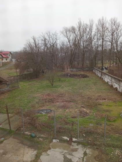 Vand spatiu comercial 350 mp in Ticleni - 2