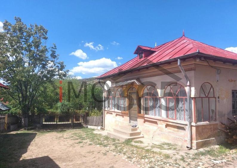 Casa veche si teren Izvorani - toate utilitatile - 8