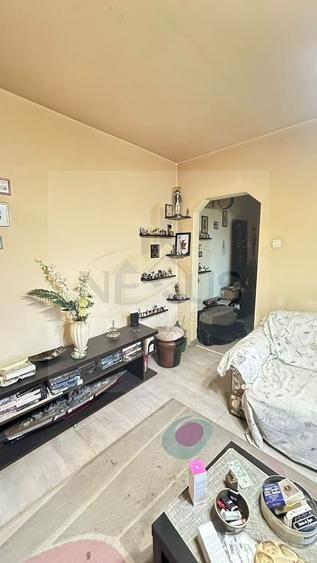 Apartament cu 3 camere semidecomandat, mobilat în Mihai Bravu