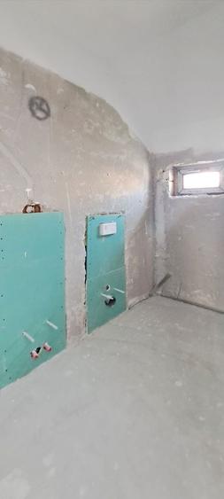 Casă individuală cu 9 camere cu Canalizare în Bartolomeu