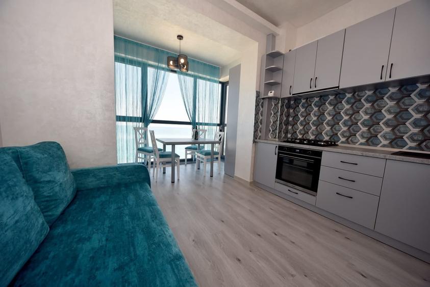 Apartament cu 3 camere decomandat, mobilat în Faleza Nord