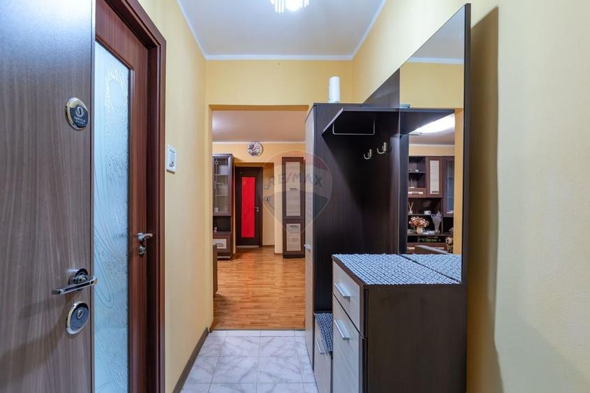 Apartament cu 2 camere semidecomandat,  zona Ura, str. Electricienilor - 9