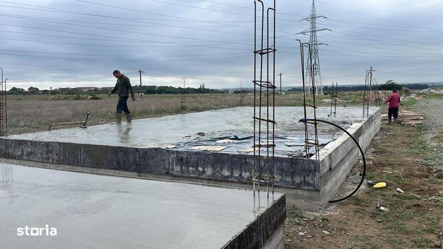 300 mp Teren extravilan cu fundatii - 3