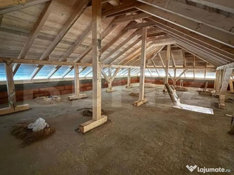 Casa pe un nivel 105 mp cu pod inalt mansardabil de 70mp, te - 3