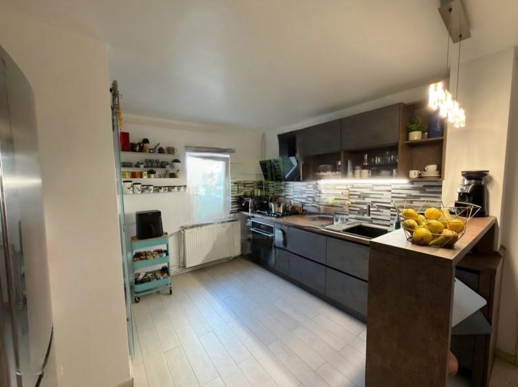 Apartament de vanzare - 1 Mai - zona Confectii - 3