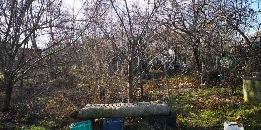 Teren intravilan 1700 m plus casa batranrasca - 1