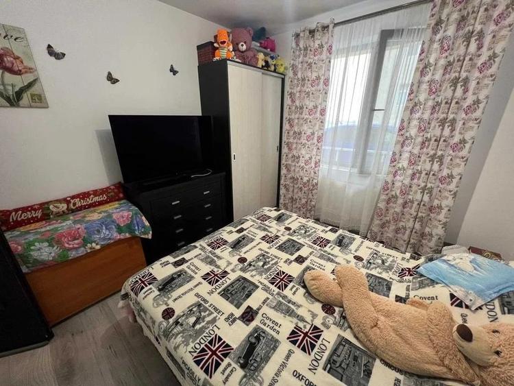 Apartament cu 4 camere, decomandat, zona Pacurari - 2