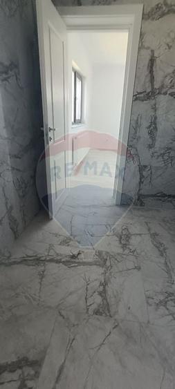 Casa / Vila cu 5 camere de vanzare - 12