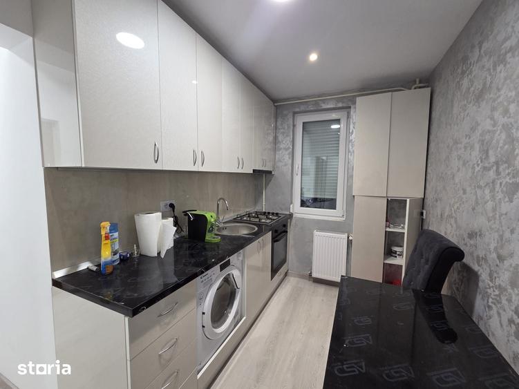 Apartament 2 camere de vanzare Gala?i, Micro 17 - 2