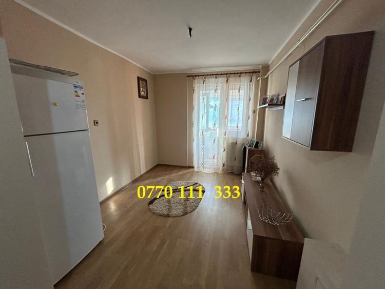 Apartament cu 2 camere semidecomandat, mobilat în Obor