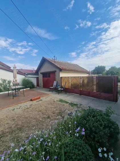 Casa de vanzare in Sannicolau Mare - 1