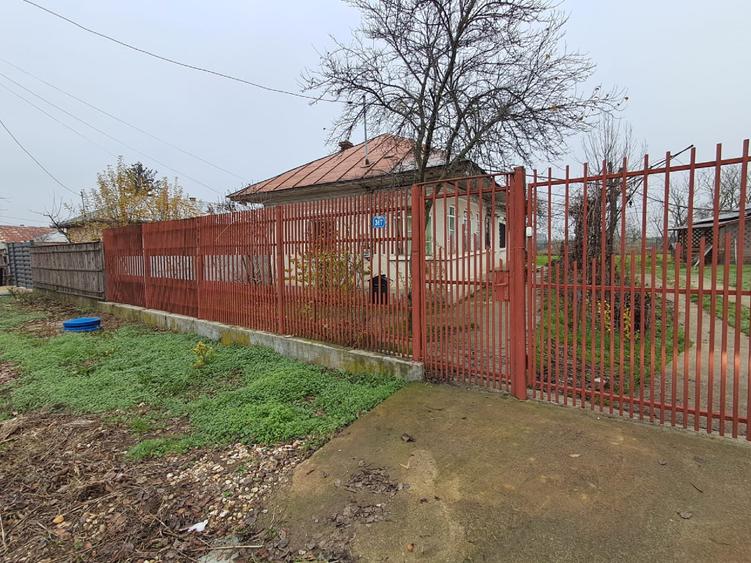 Casa de vanzare (inclus teren 5000 mp) - 5