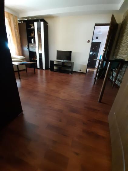 AP.de închiriat - 1