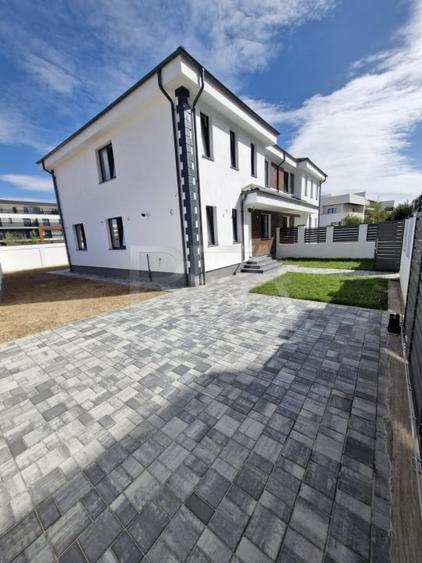 Duplex compus din doua case la 1,3 kilometri de statia de metrou Nicolae Teclu - 31