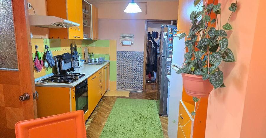 Vand apartament 3 cam. Deva, etaj 1, bloc din anul 2000, 157 mp, BOXA - 14