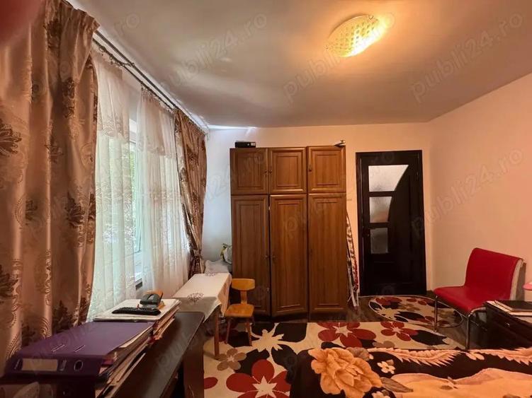 Vand 3 cam etaj 1 Posta - 1