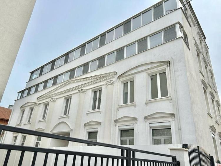 Discount mare, 4 camere lux la gata, bloc nou cu arhitectura, comision 0 - 15