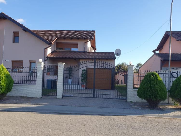 Vila cu piscina, Via Carmina, Arad, comision 0 - 6