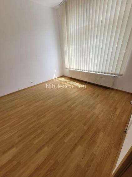 Proprietar inchiriez birou parter 50 mp