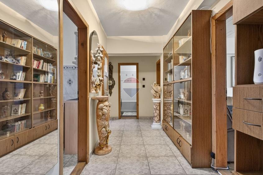 Apartament cu 3 camere decomandat, mobilat în Aurel Vlaicu