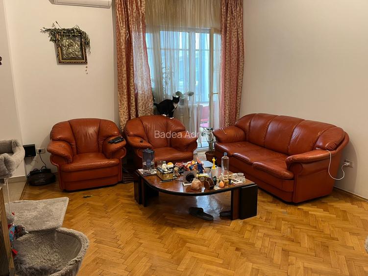 Apartament cu 3 camere semidecomandat în Dacia Apartament cu 3 camere semidecomandat în Dacia