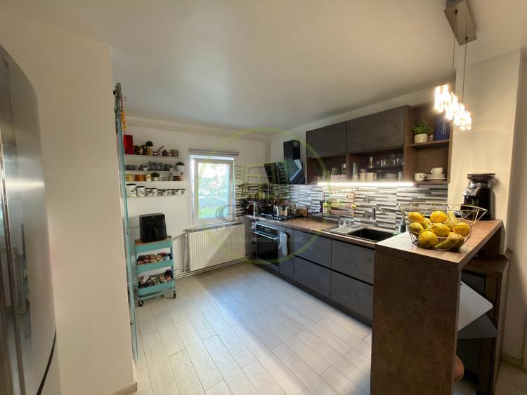 Apartament cu 2 camere semidecomandat, mobilat în 1 Mai