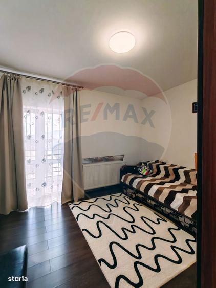 Casa / Vila cu 4 camere de inchiriat - 1