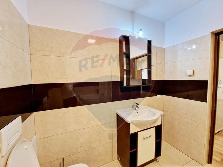 Casă / Vilă cu 4 camere de vânzare - 11