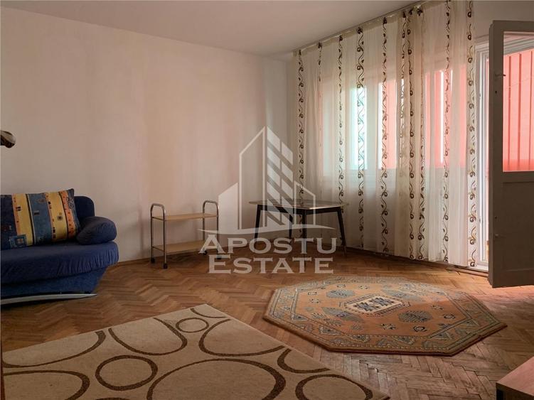 Apartament cu 2 camere, decomandat ,cu centrala proprie - 1