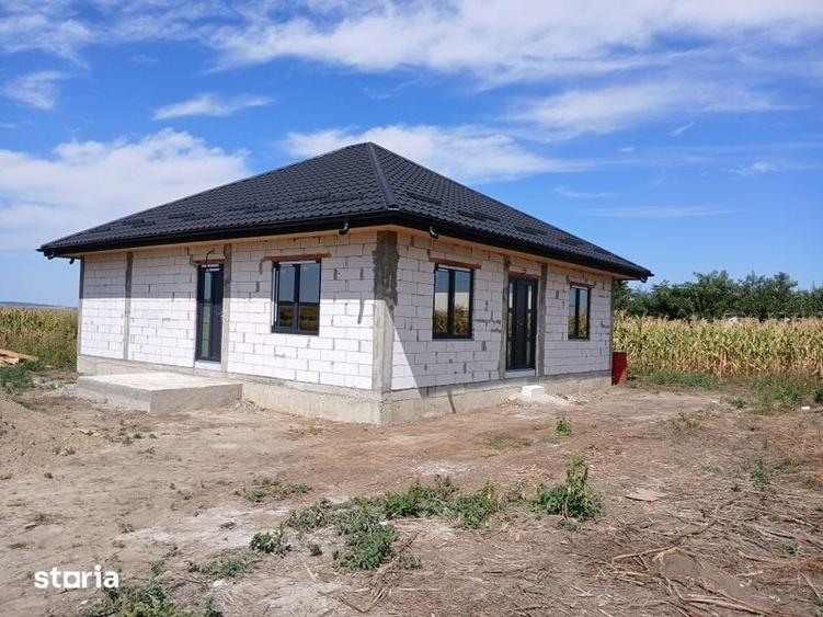 Casă cu 3 camere cu Teren 110 Mp în Mihai Eminescu