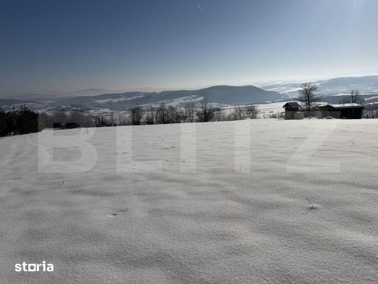Teren de 1000 mp, în Treznea